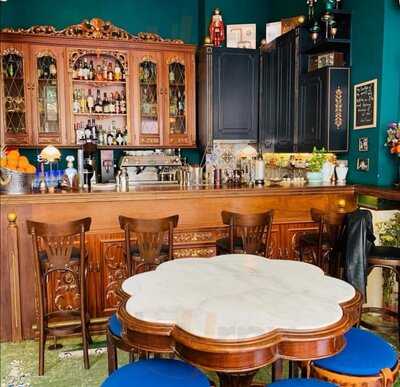 Buñuel Uptempo Bistro