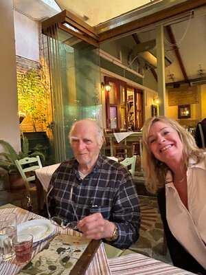 Μεζεδοπωλείο Ελληνικόν