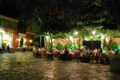 Taverna Platanos