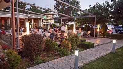 Γεύομαι Μαγεύομαι