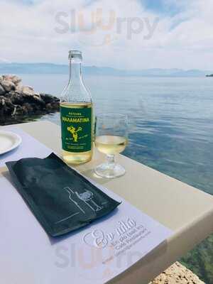 En Plo Cafe Restaurant