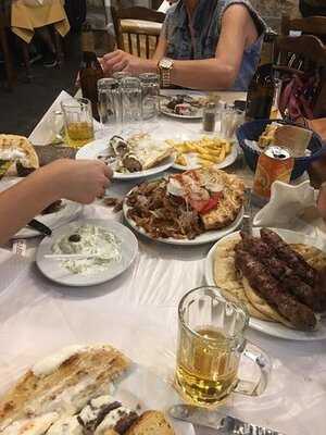 Ταβέρνα Μπαϊρακτάρης σταθμός