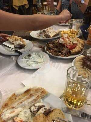 Ταβέρνα Μπαϊρακτάρης σταθμός