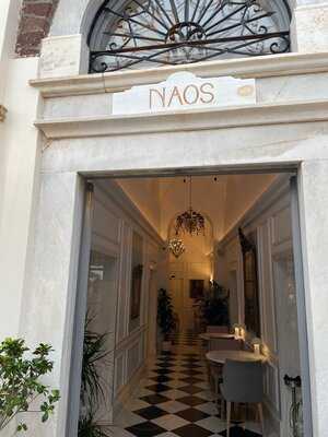 Naos