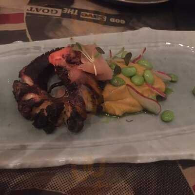 Το Θείο Τραγί