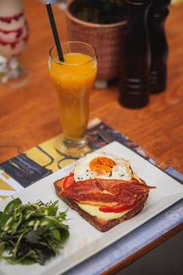 B&e Goulandris Café-restaurant