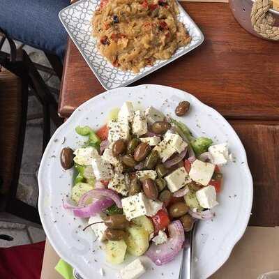 Ο Φιλος Και Ο Κουκος