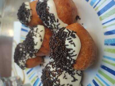 Στάζει Μέλι