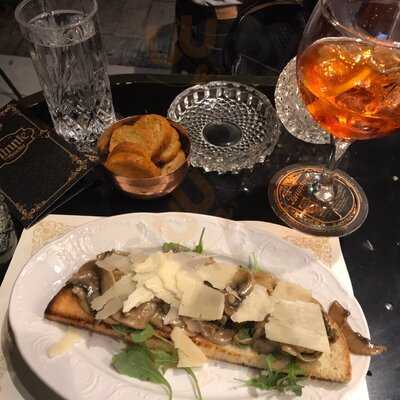 Minnie The Moocher - Bar