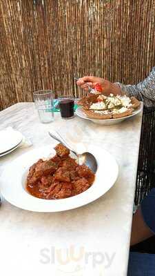 Το Καφενειο