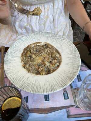 Αντίκα καφέ μεζεδοπωλείο