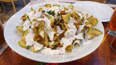 Μισό Πιθάρι