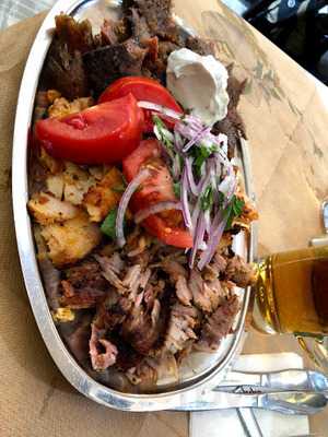 Μισό Πιθάρι