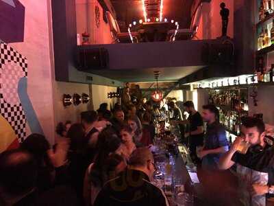 Saltimbancos Boutique Cafe Bar