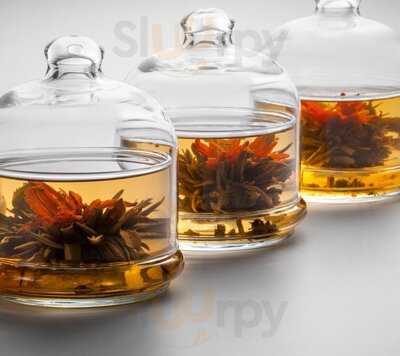 Saltimbancos Boutique Cafe Bar