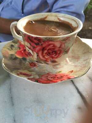 Chartreuse Cafeteria-bar