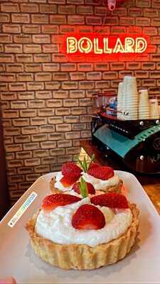 Bollard Coffee & Food