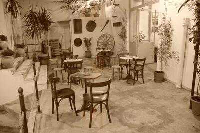 Η Στοα του Κωστα