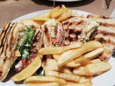 Τσαντάκιας