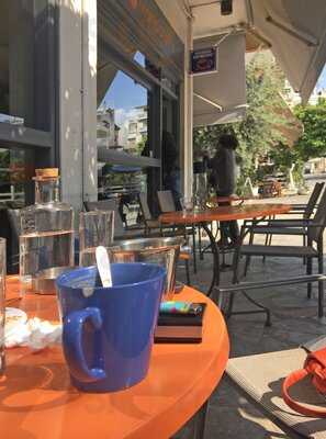 Mandarini's Café Bar