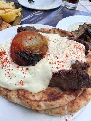 Ταβέρνα Μπαϊρακτάρης σταθμός