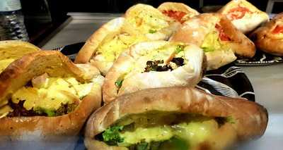 Capone’s Street Bar Pizza