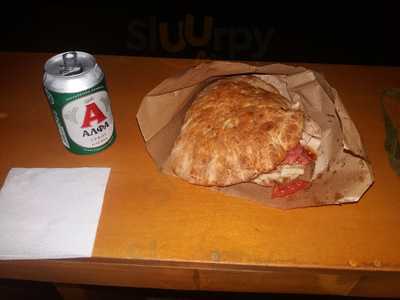 Capone’s Street Bar Pizza