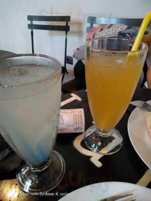 Lulu's Bakery And Deli