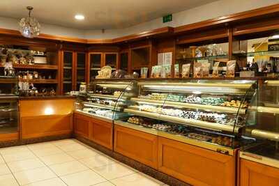 Παπαδάκης Καφές-Άρτος-Γλυκό