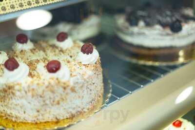 Παπαδάκης Καφές-Άρτος-Γλυκό