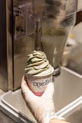 Spoild Twisted Cream Bar