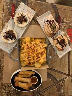 Τρεις λαλούν