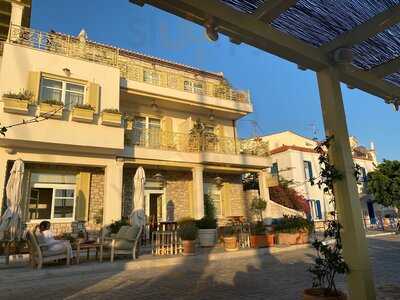 Mourayio Restaurant & Lounge