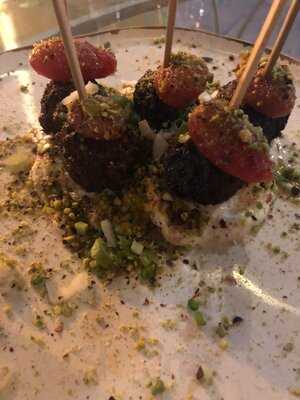 Mourayio Restaurant & Lounge