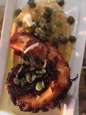 Mourayio Restaurant & Lounge