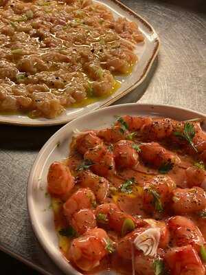 Mourayio Restaurant & Lounge