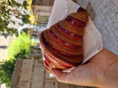 Overoll Croissanterie