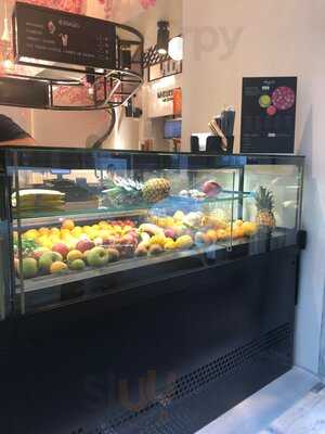 Kayak Ice Cream Store - Kapnikarea