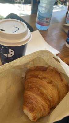 Fika.Καφές& Croissants