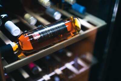 The Artist Ground Floor Wine & Beer