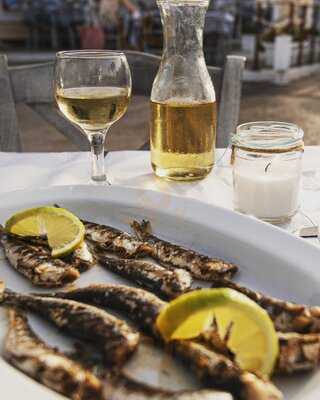 Το Καραβάκι Ταβέρνα