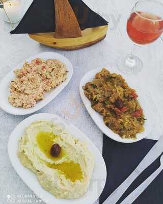 Το Καραβάκι Ταβέρνα