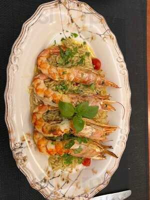 Grande Dame Athenian Tavern