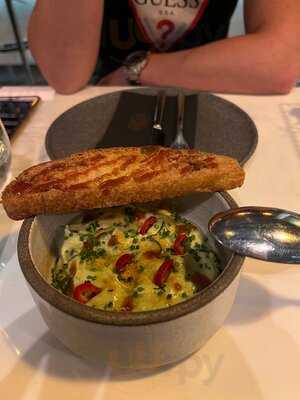 Samano Radio Restaurant