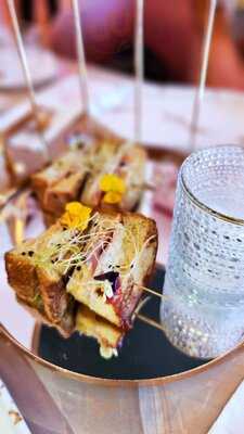 Fairytale Athens Psyrri