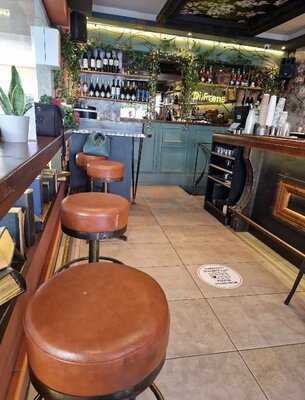Di Frans Cafe Bar