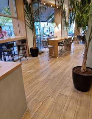 Passaggio Square Daphni