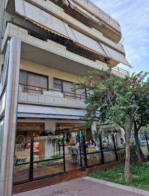 Passaggio Square Daphni