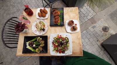 Hopper's Cafe Street Food