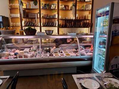 Philosopheat Wine Restaurant